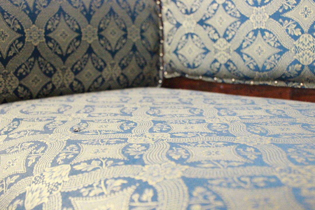 013_sofa_divano_3_posti_3P_three_seater_a_barca_legno_intarsiato_wood_tessuto_cloth_10