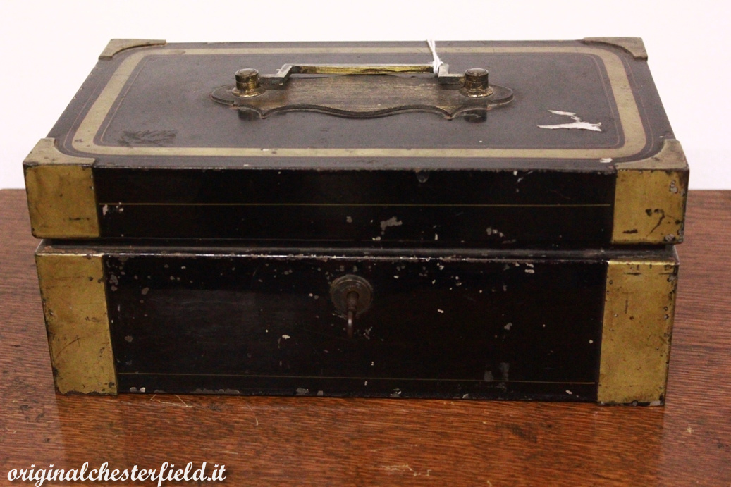 018_piccola_cassetta_di_sicurezza_cassaforte_con_segreto_inglese_ferro_safe.jpg