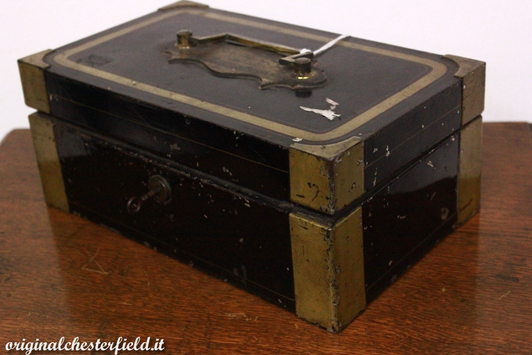 018_piccola_cassetta_di_sicurezza_cassaforte_con_segreto_inglese_ferro_safe_2.jpg