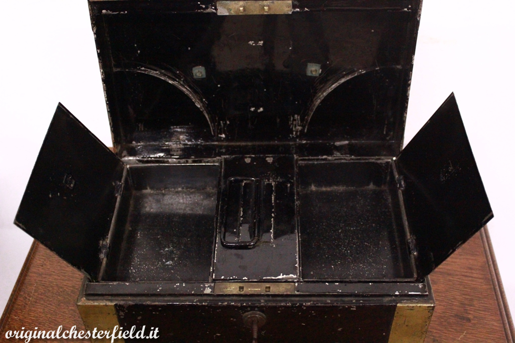 018_piccola_cassetta_di_sicurezza_cassaforte_con_segreto_inglese_ferro_safe_6.jpg