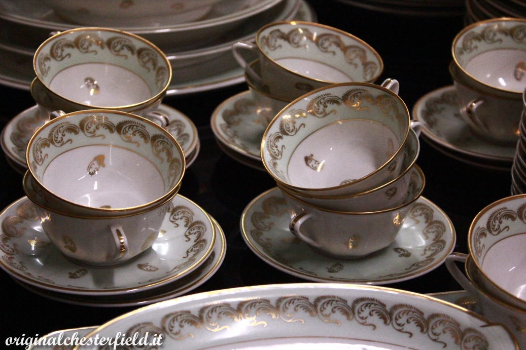 019_servizio_set_porcellana_tavola_piatti_tazze_vassoi_antichi_porcelain_4.jpg