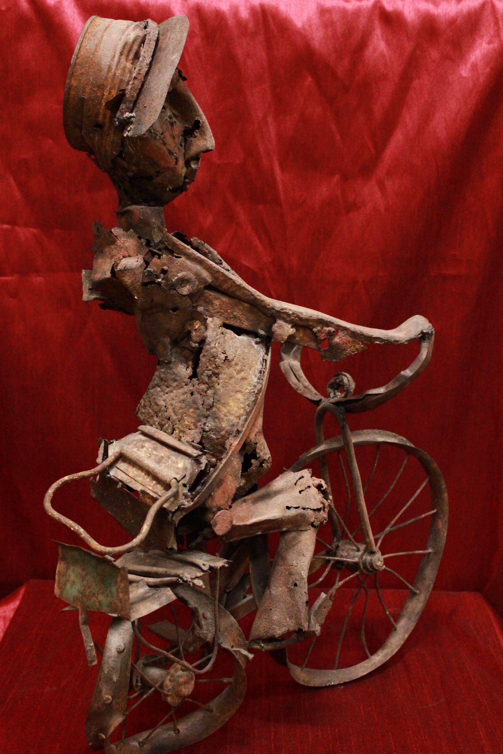 105_scultura_statua_francese_ferro_materiali_recupero_sculpture_statue_arte_french_art_iron_5.jpg