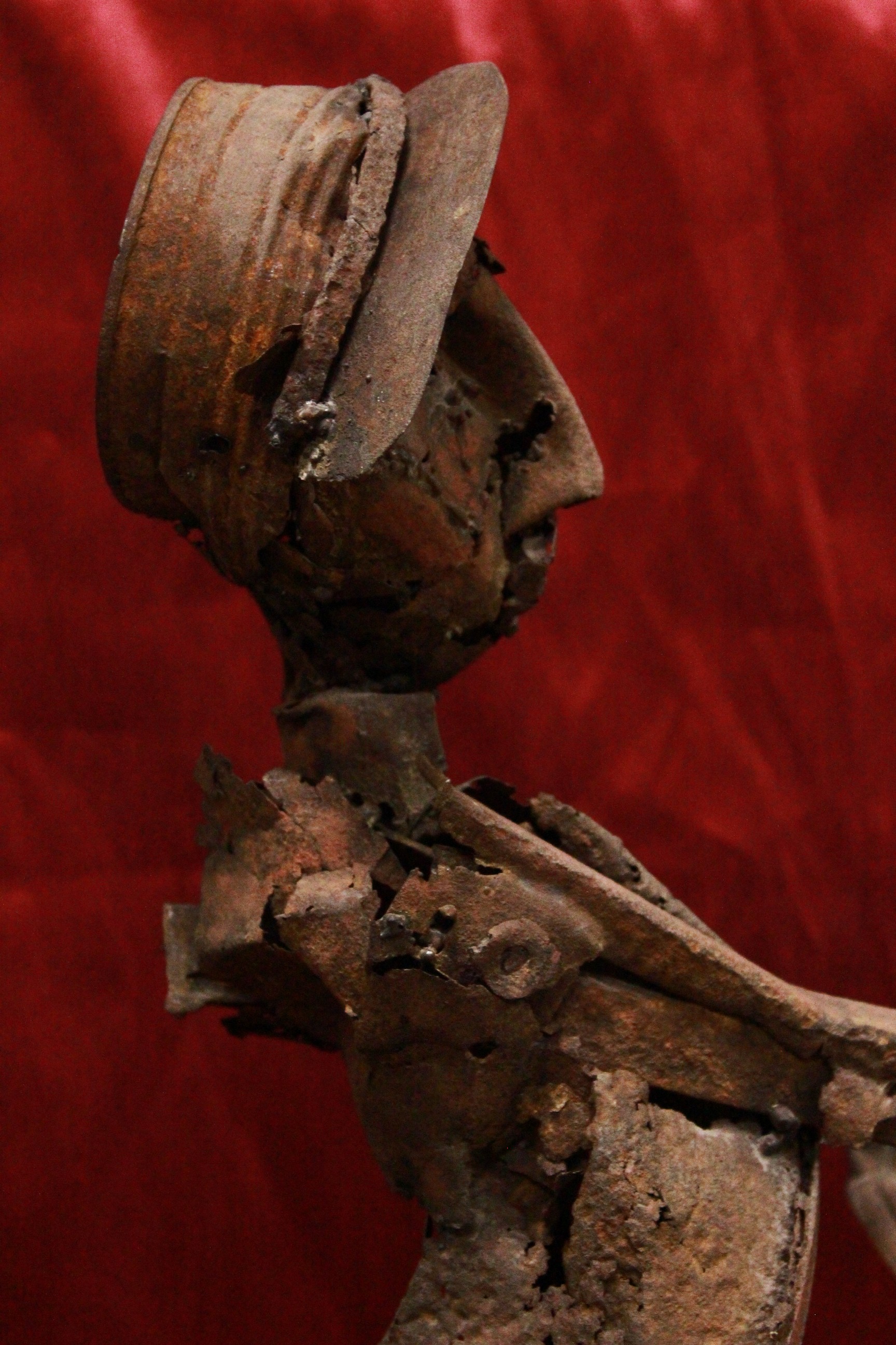 105_scultura_statua_francese_ferro_materiali_recupero_sculpture_statue_arte_french_art_iron_6.jpg