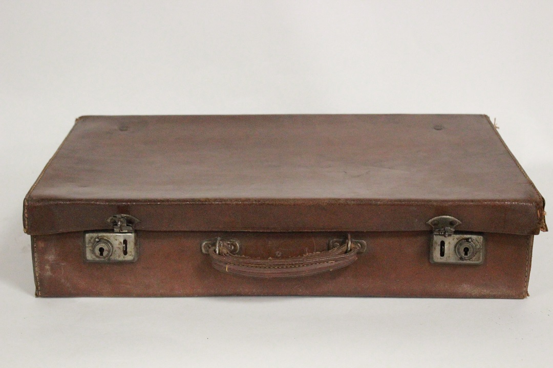 132_valigia_leggera_marrone_pelle_cuciture_chiare_Old_English_Suitcase_10