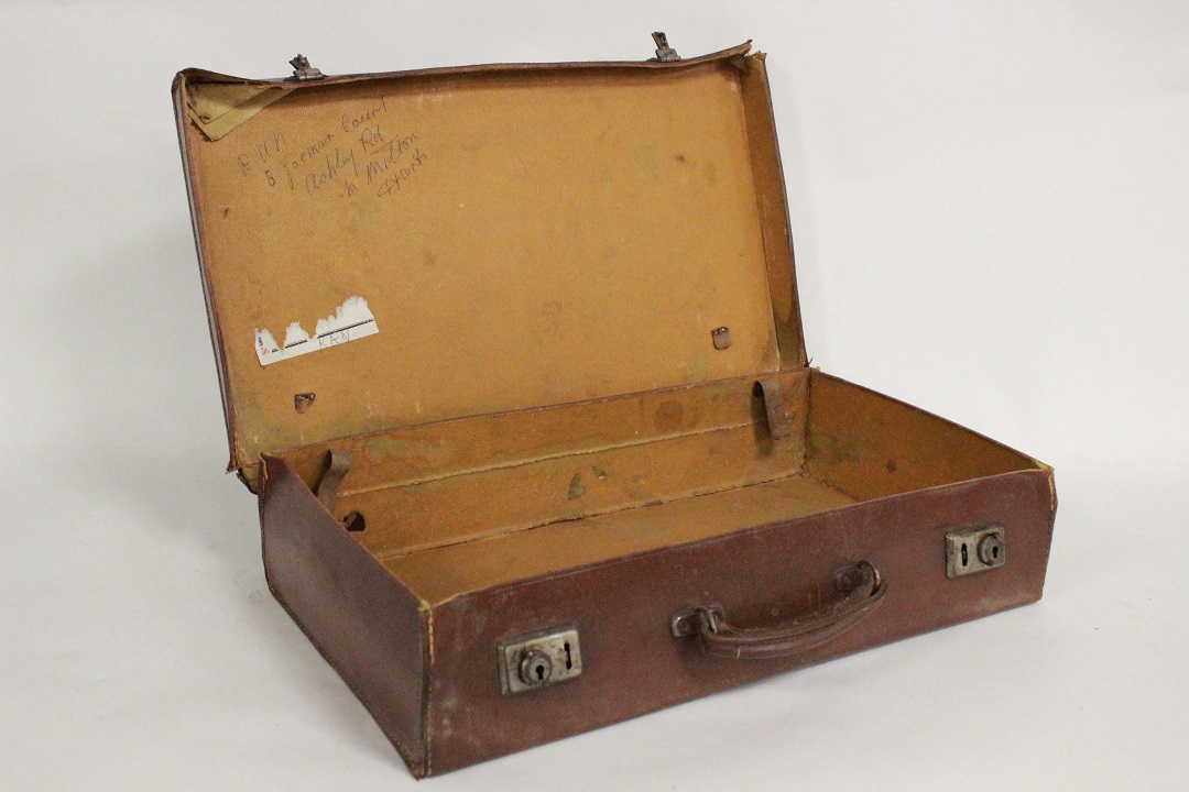 132_valigia_leggera_marrone_pelle_cuciture_chiare_Old_English_Suitcase_2