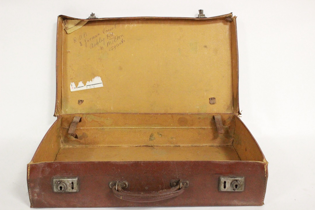 132_valigia_leggera_marrone_pelle_cuciture_chiare_Old_English_Suitcase_5