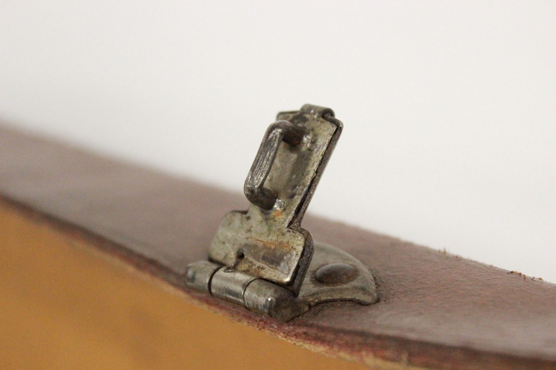 132_valigia_leggera_marrone_pelle_cuciture_chiare_Old_English_Suitcase_9
