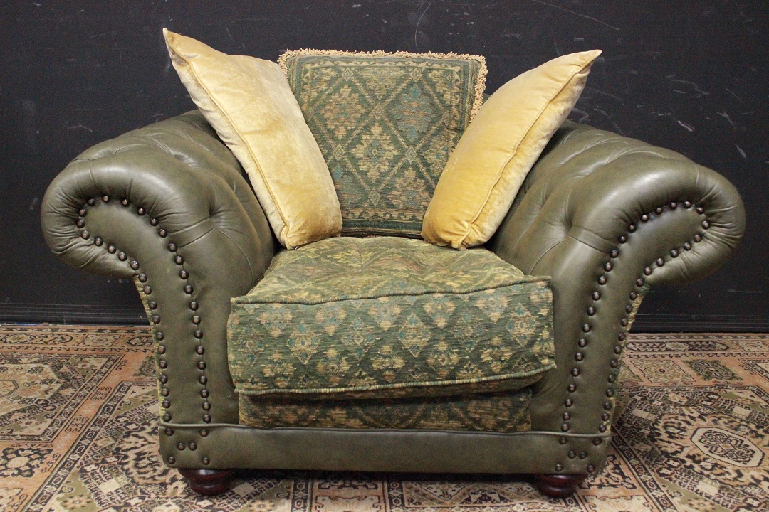 195_Poltrona_Armchair_Chester_Chesterfield_club_leather_pelle_tessuto_cloth_verde_oliva_green_originale_original_Brescia_Roncadelle_english_inglese_UK_3