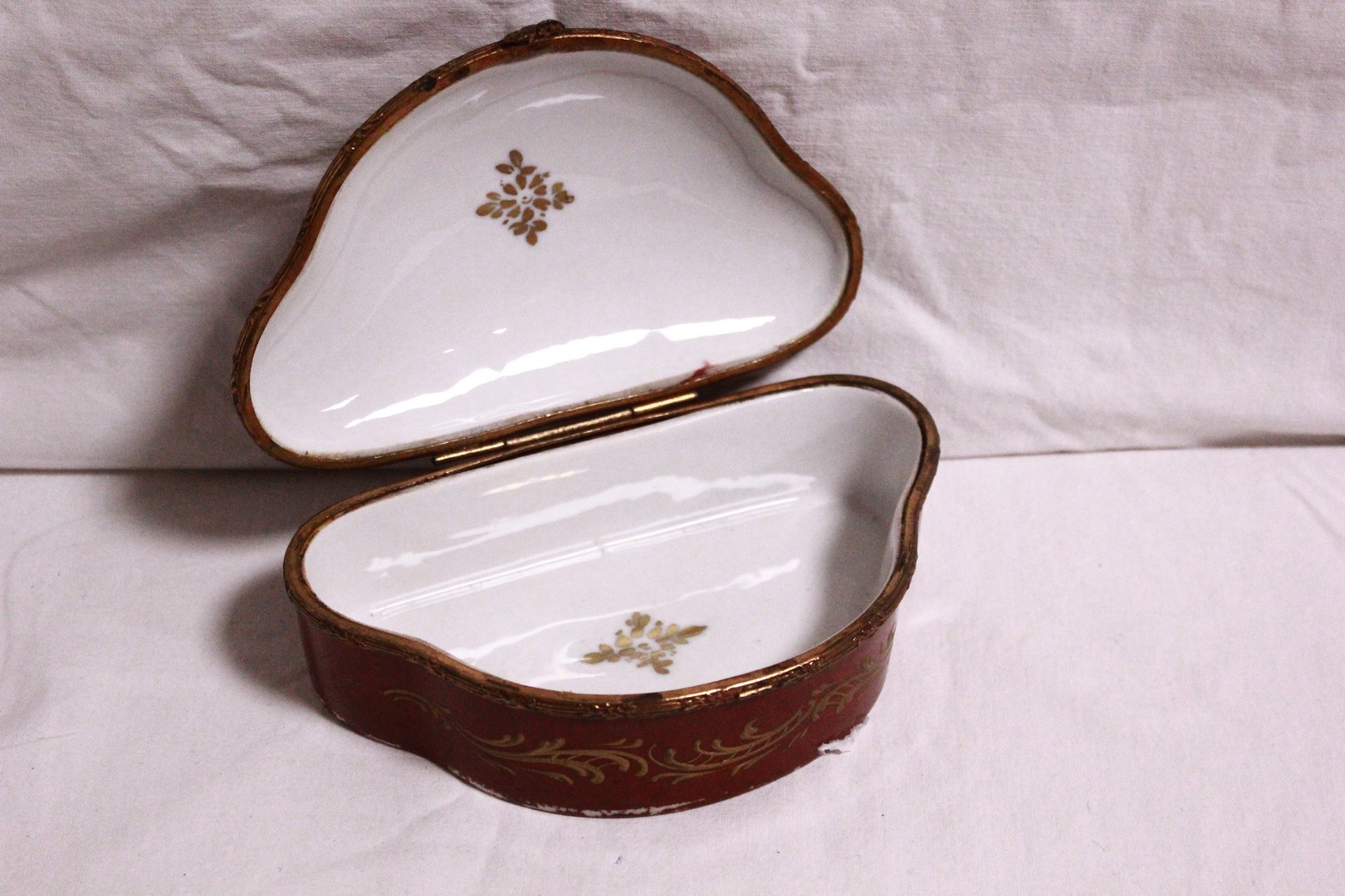 207_portagioie_jewel_case_scatola_porcellana_porcelain_4.jpg