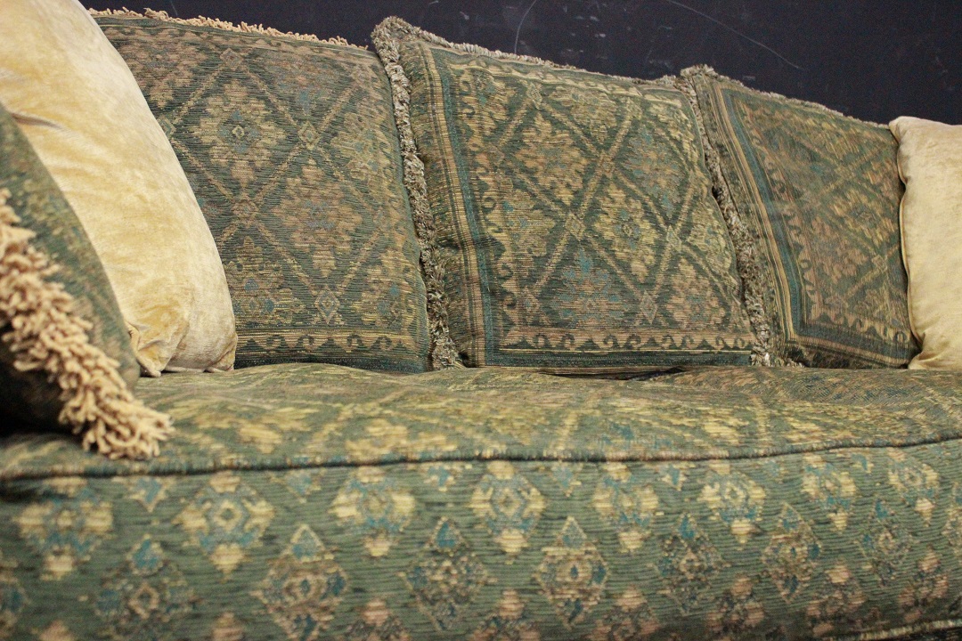 709_divano_club_sofa_Chester_Chesterfield_club_leather_pelle_tessuto_cloth_verde_oliva_green_originale_original_Brescia_Roncadelle_english_inglese_UK_0_3_three_tre_seater_posti_2