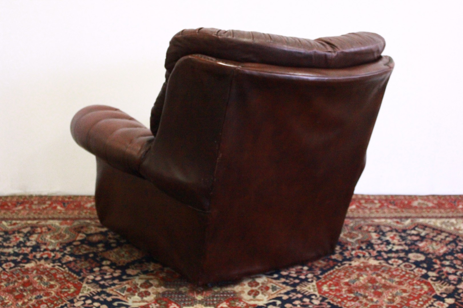 711_chester_chesterfield_bergere_poltrona_armchair_marrone_brown_leather_pelle_originale_original_english_inglese_12.jpg