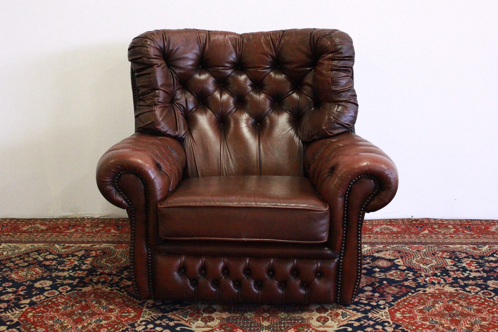 711_chester_chesterfield_bergere_poltrona_armchair_marrone_brown_leather_pelle_originale_original_english_inglese_2.jpg