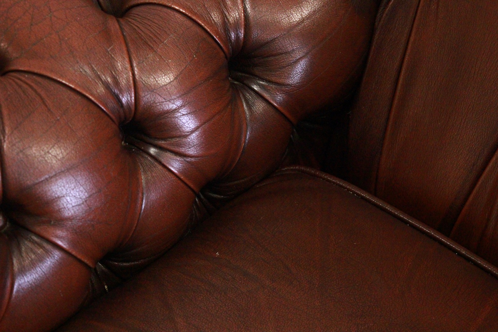 711_chester_chesterfield_bergere_poltrona_armchair_marrone_brown_leather_pelle_originale_original_english_inglese_5.jpg