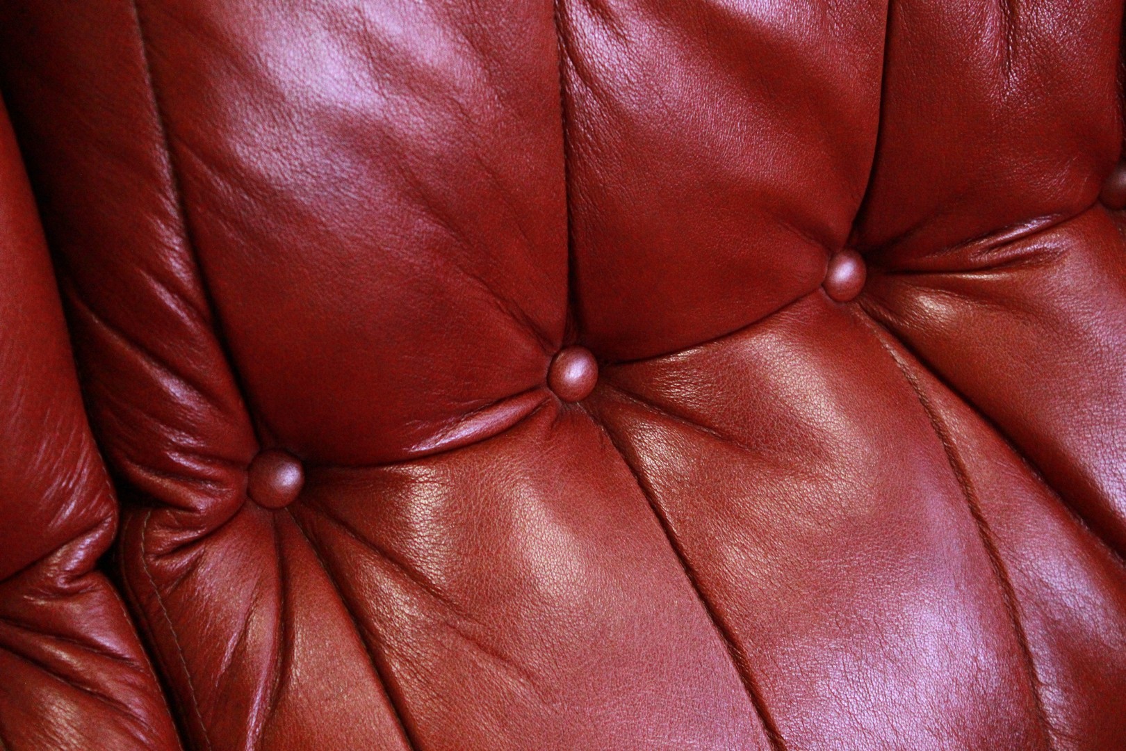 728_divano_sofa_chesterfield_2_two_due_posti_bordeaux_inglese_english_mattone_red_pelle_leather_originale_original_bergere_5.jpg