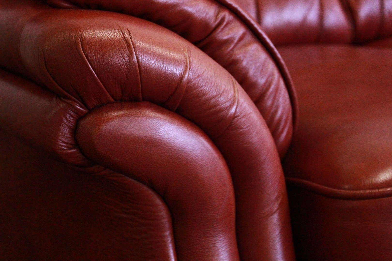 728_divano_sofa_chesterfield_2_two_due_posti_bordeaux_inglese_english_mattone_red_pelle_leather_originale_original_bergere_8.jpg