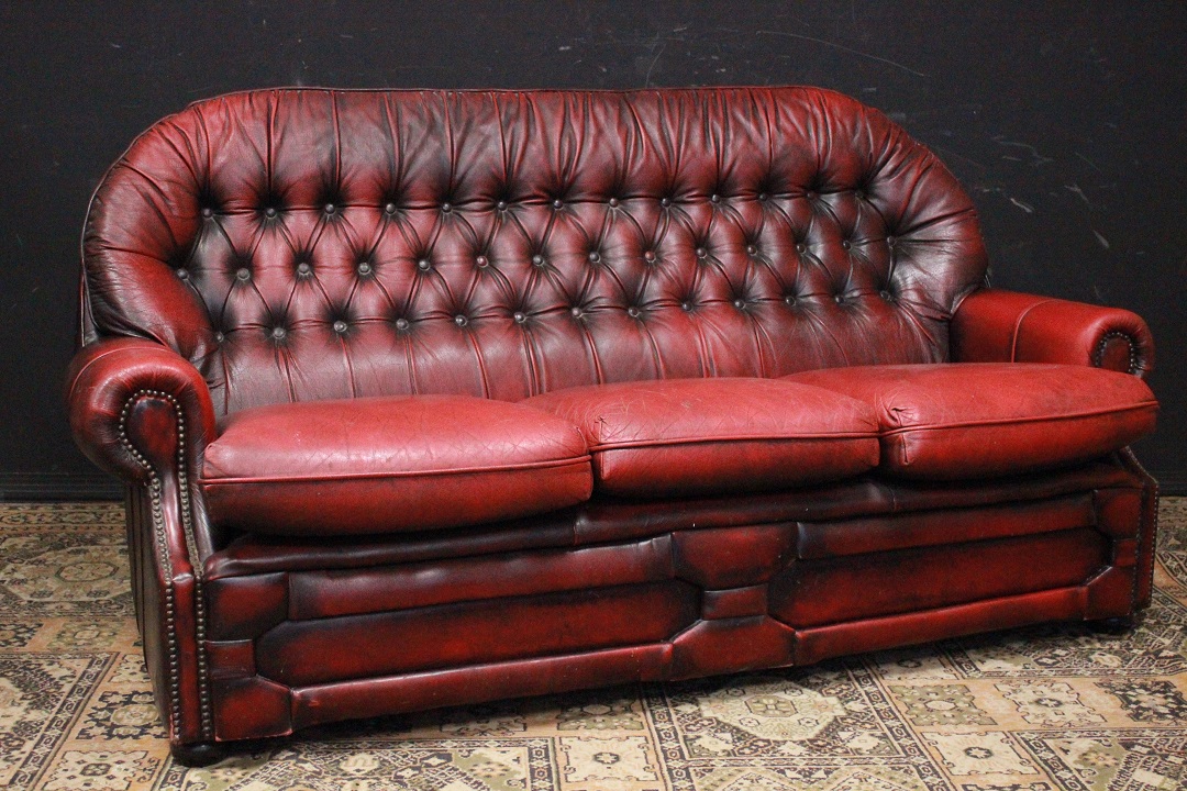 749_Divano_Sofa_Chester_Chesterfield_bergere_tre_3_three_posti_seaters_leather_pelle_bordeaux_originale_original_Brescia_Roncadelle_english_inglese_UK_0