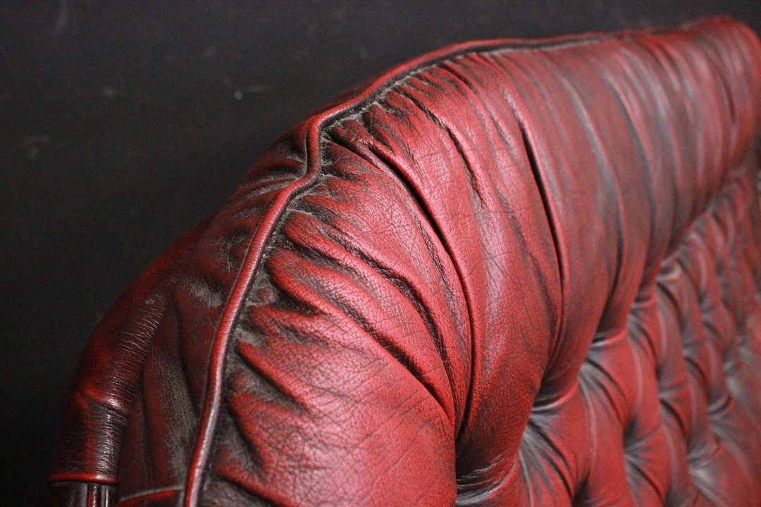749_Divano_Sofa_Chester_Chesterfield_bergere_tre_3_three_posti_seaters_leather_pelle_bordeaux_originale_original_Brescia_Roncadelle_english_inglese_UK_5
