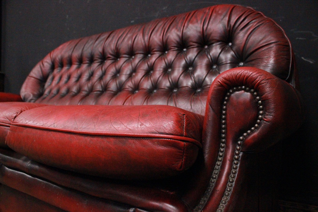 749_Divano_Sofa_Chester_Chesterfield_bergere_tre_3_three_posti_seaters_leather_pelle_bordeaux_originale_original_Brescia_Roncadelle_english_inglese_UK_6