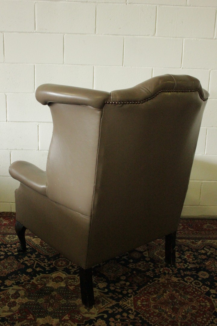 778_poltrona_armchair_chester_chesterfield_bergere_queen_anne_grigia_grey_tortora_dove_11.jpg