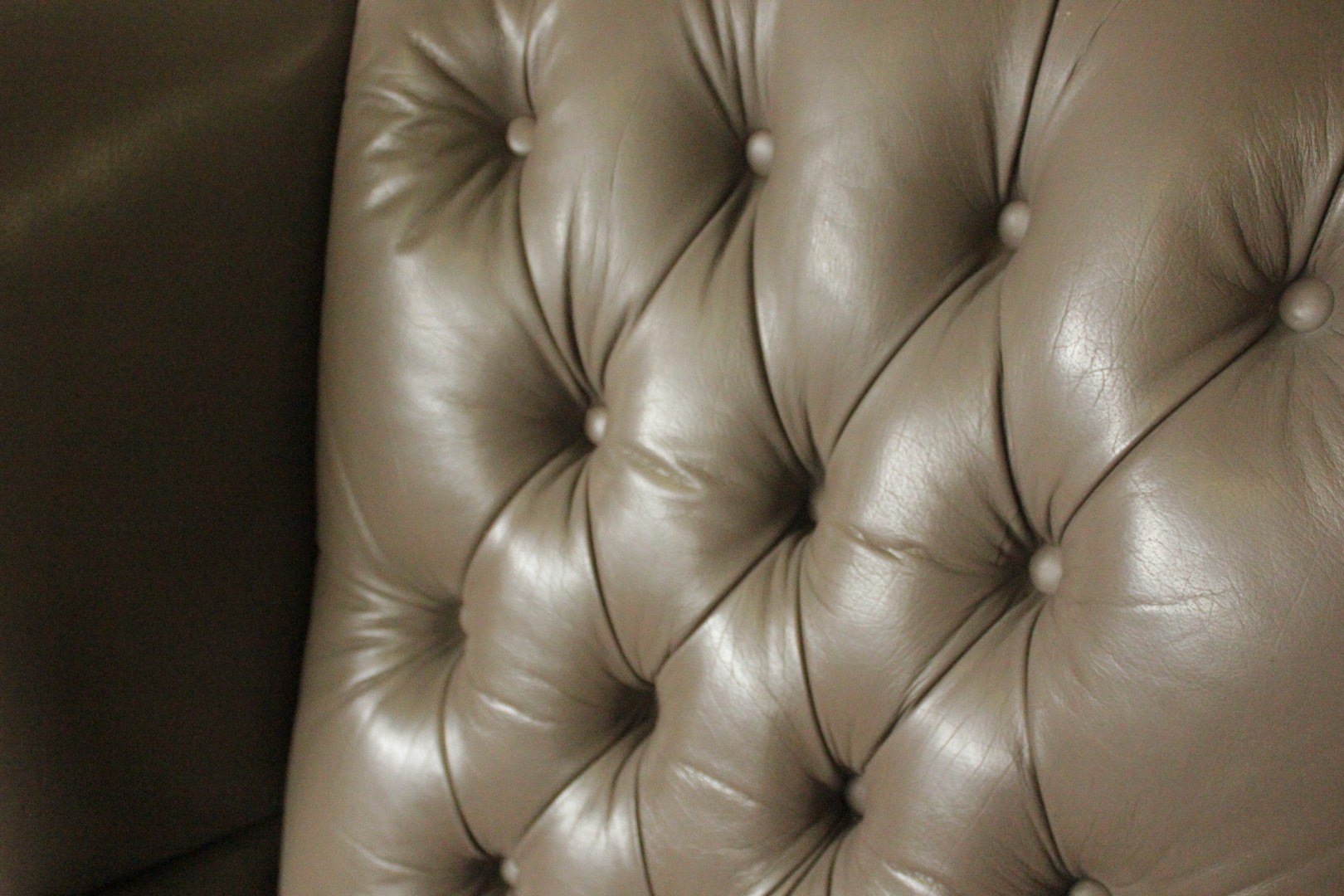 778_poltrona_armchair_chester_chesterfield_bergere_queen_anne_grigia_grey_tortora_dove_4.jpg