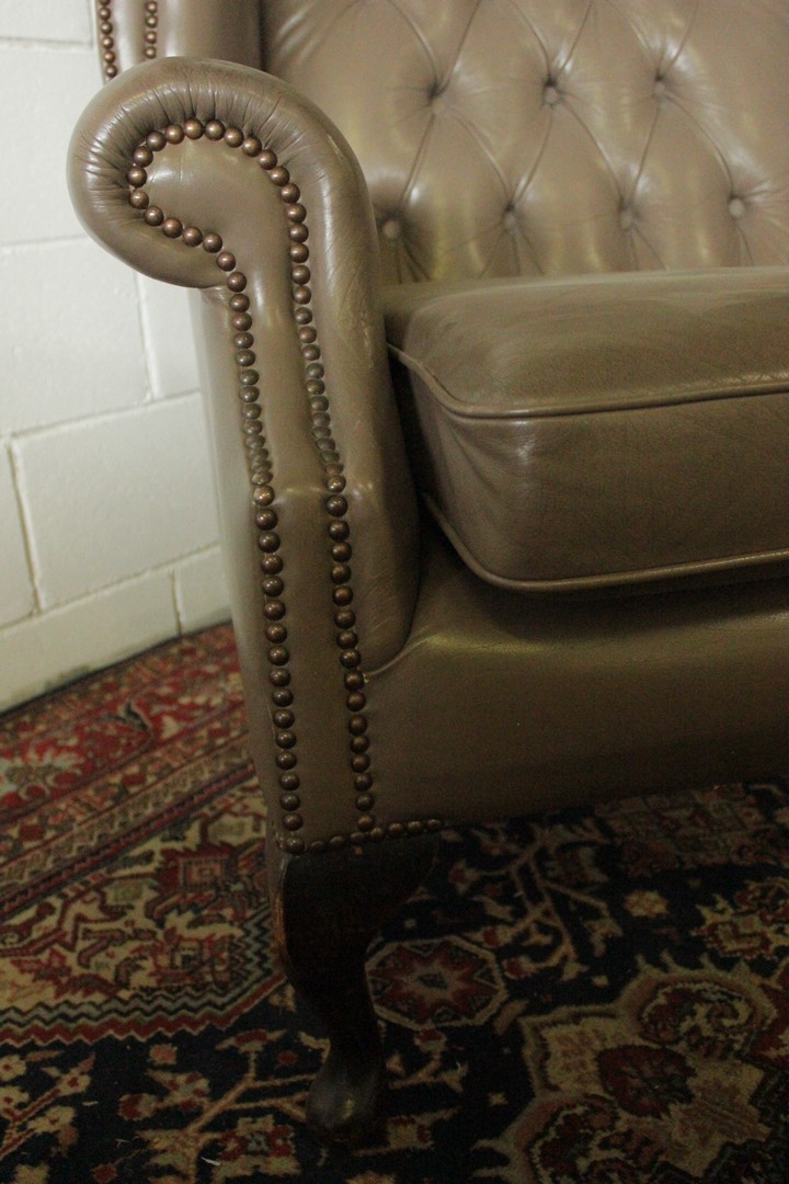 778_poltrona_armchair_chester_chesterfield_bergere_queen_anne_grigia_grey_tortora_dove_7.jpg