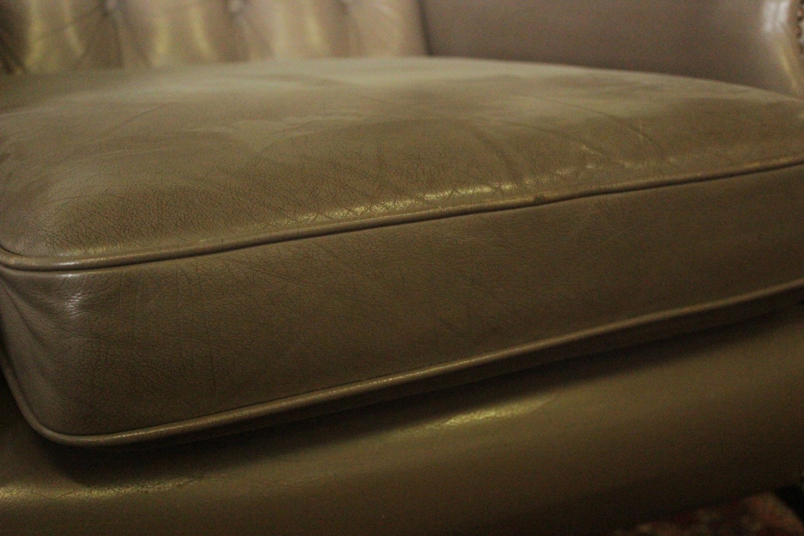 778_poltrona_armchair_chester_chesterfield_bergere_queen_anne_grigia_grey_tortora_dove_8.jpg