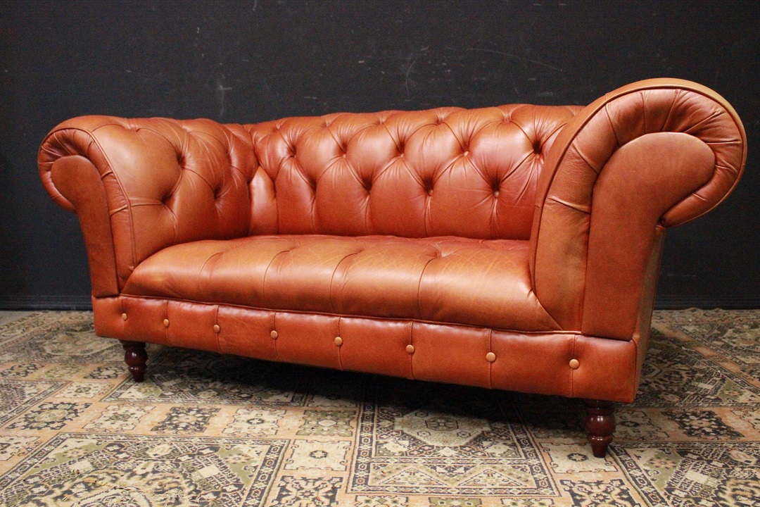 785_Divano_Sofa_Chester_Chesterfield_club_leather_pelle_arancione_orange_due_2P_two_posti_seater_originale_original_Brescia_Roncadelle_english_inglese_UK_0
