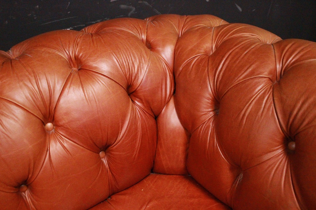 785_Divano_Sofa_Chester_Chesterfield_club_leather_pelle_arancione_orange_due_2P_two_posti_seater_originale_original_Brescia_Roncadelle_english_inglese_UK_1