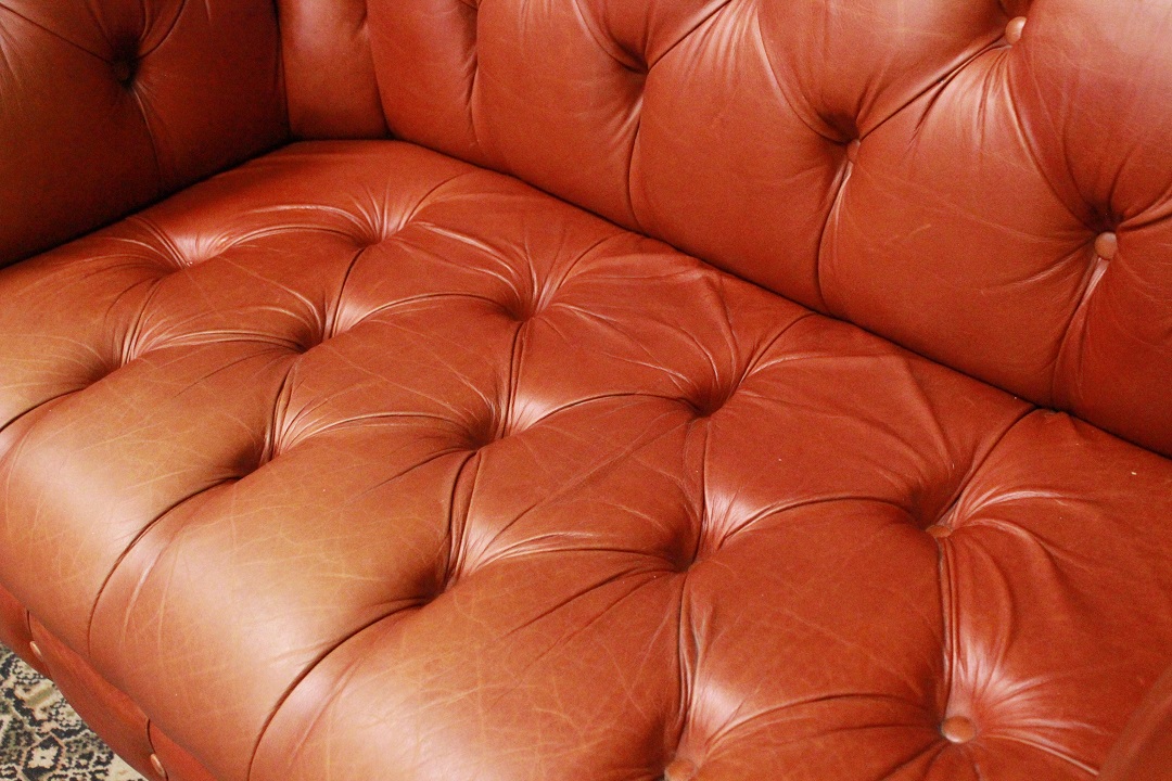 785_Divano_Sofa_Chester_Chesterfield_club_leather_pelle_arancione_orange_due_2P_two_posti_seater_originale_original_Brescia_Roncadelle_english_inglese_UK_4
