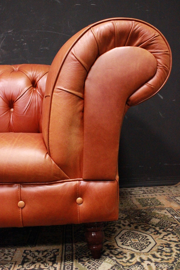 785_Divano_Sofa_Chester_Chesterfield_club_leather_pelle_arancione_orange_due_2P_two_posti_seater_originale_original_Brescia_Roncadelle_english_inglese_UK_5