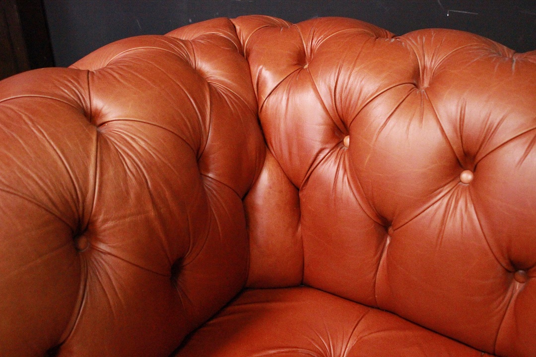 785_Divano_Sofa_Chester_Chesterfield_club_leather_pelle_arancione_orange_due_2P_two_posti_seater_originale_original_Brescia_Roncadelle_english_inglese_UK_7