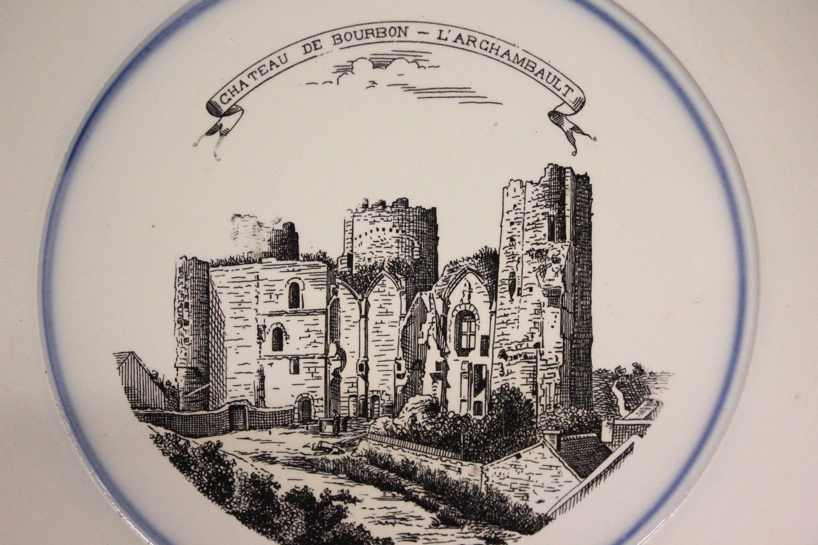227_chateau_de_bourbon_piatto_dish_porcellana_porcelain_6.jpg