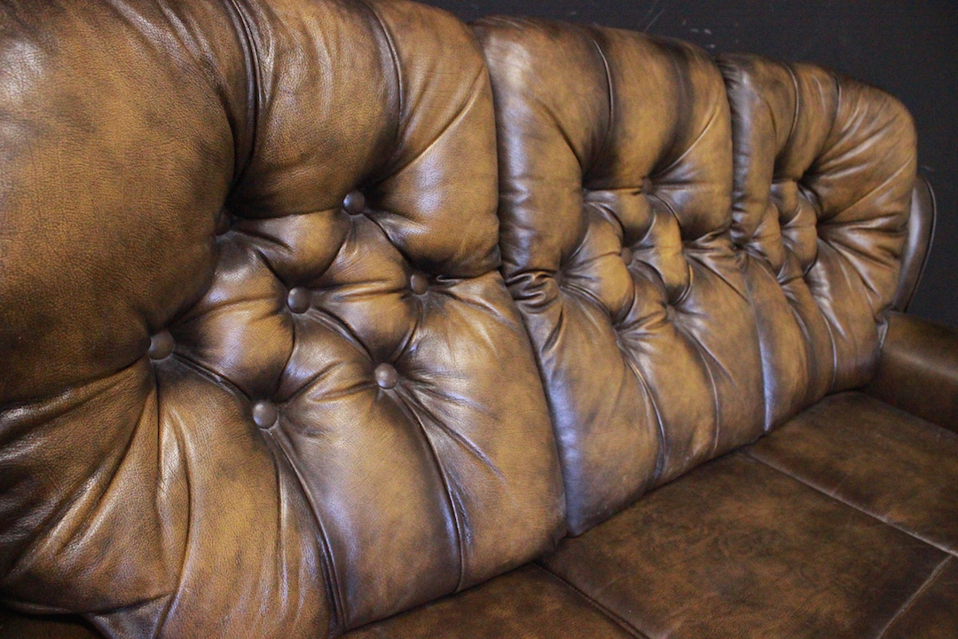251_divano_sofa_bergere_3_three_tre_posti_seather_originale_original_chesterfield_chester_marrone_pastello_brown_pelle_leather_inglese_UK_4