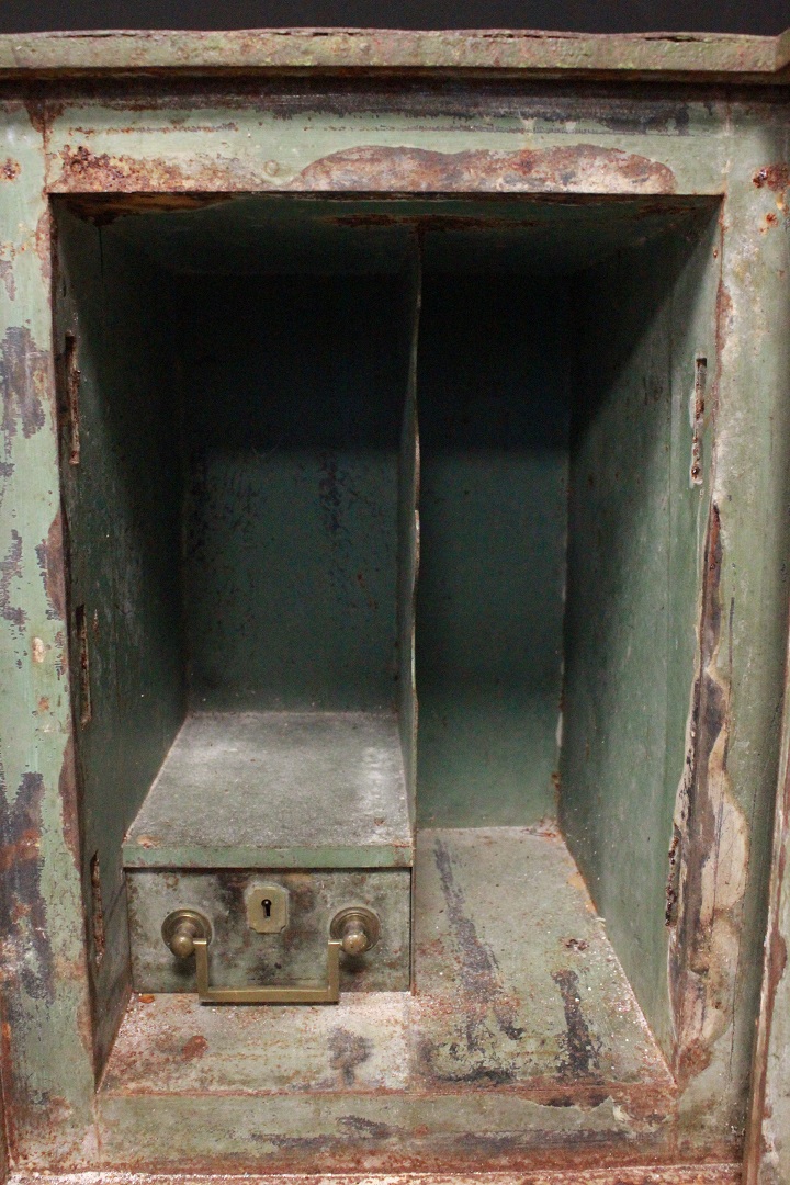 256_cassaforte_safe_inglese_english_verdone_dark_green_chiave_key_800_1800_XIX_secolo_Griffith_London_E.G._10