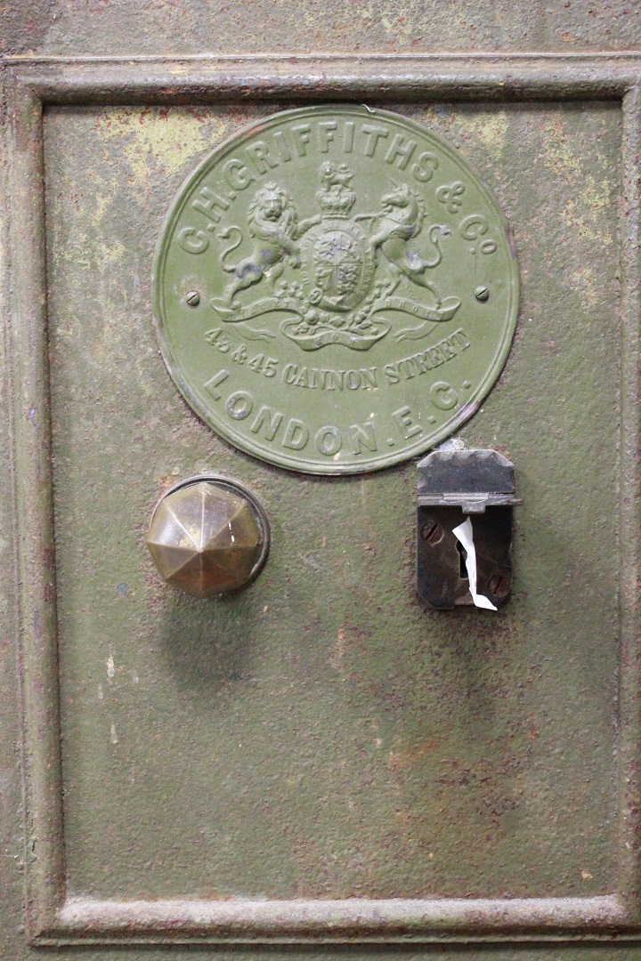 256_cassaforte_safe_inglese_english_verdone_dark_green_chiave_key_800_1800_XIX_secolo_Griffith_London_E.G._2