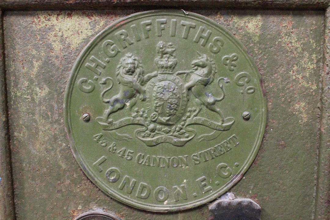 256_cassaforte_safe_inglese_english_verdone_dark_green_chiave_key_800_1800_XIX_secolo_Griffith_London_E.G._3