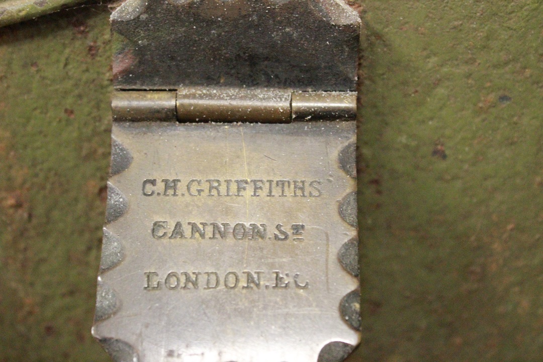 256_cassaforte_safe_inglese_english_verdone_dark_green_chiave_key_800_1800_XIX_secolo_Griffith_London_E.G._6