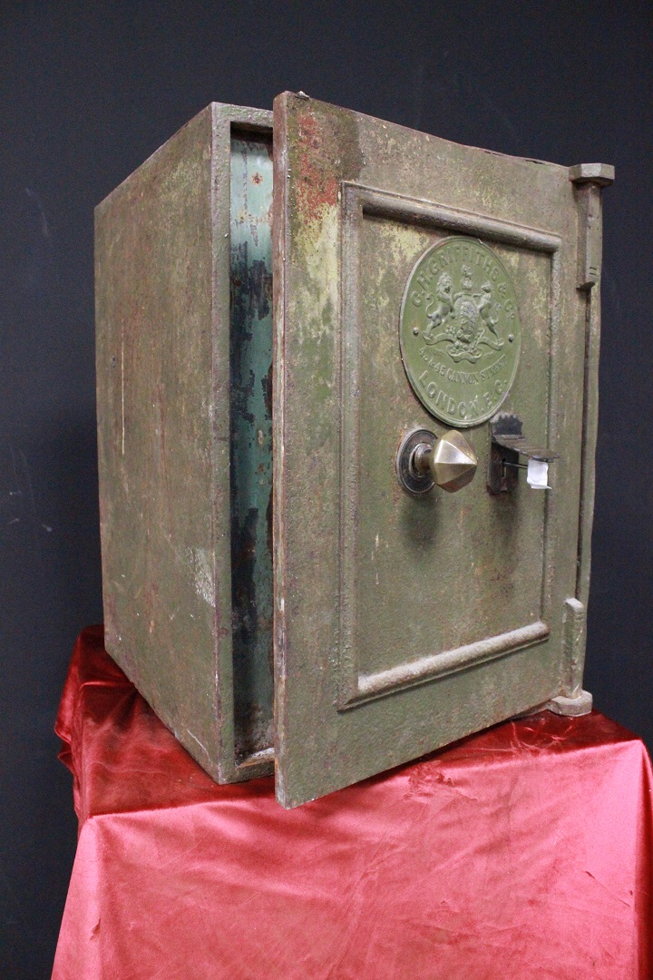 256_cassaforte_safe_inglese_english_verdone_dark_green_chiave_key_800_1800_XIX_secolo_Griffith_London_E.G._7