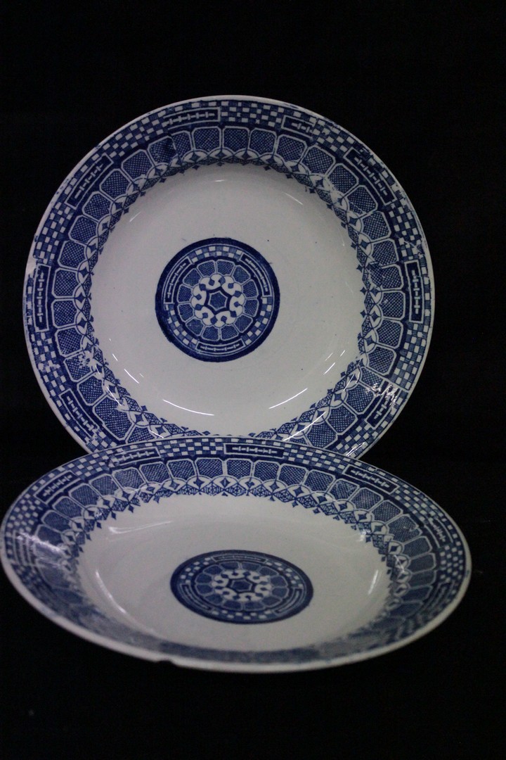 265_lotto_piatti_dishes_scodelle_cups_porcellana_porcelain_6.jpg
