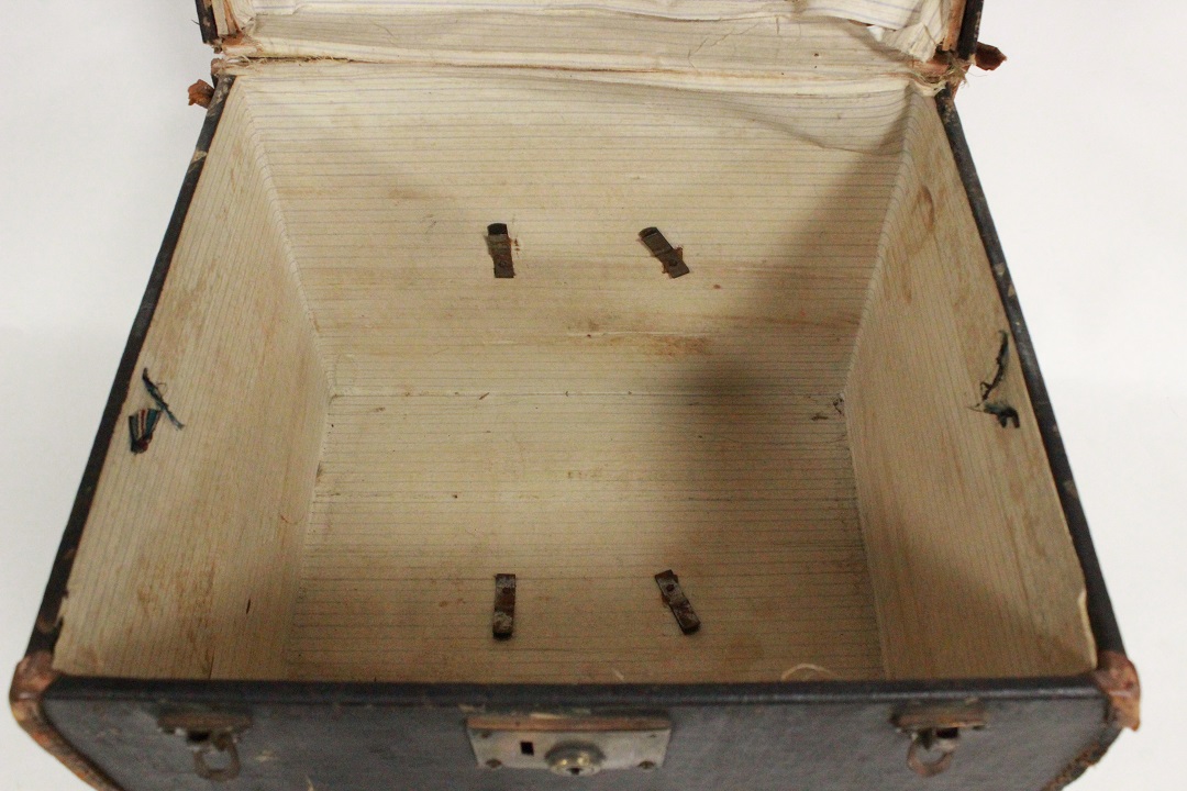 286_valigia_cubo_cubica_pelle_nera_apribile_M.J._trunk_bag_11