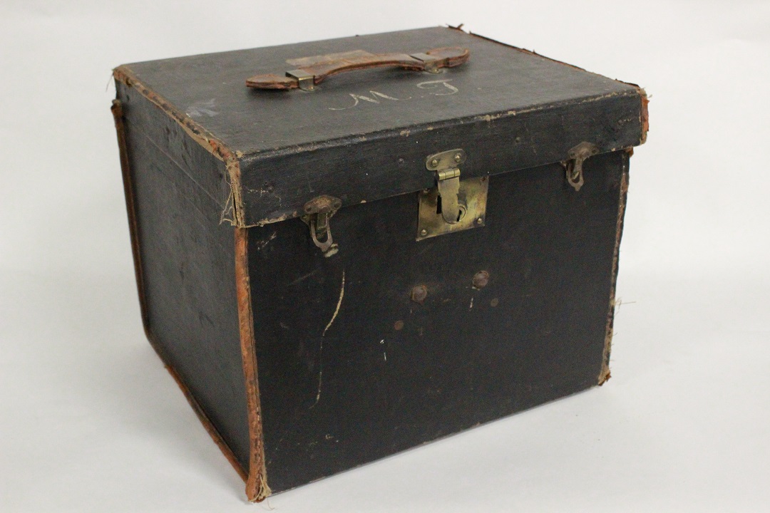 286_valigia_cubo_cubica_pelle_nera_apribile_M.J._trunk_bag_6