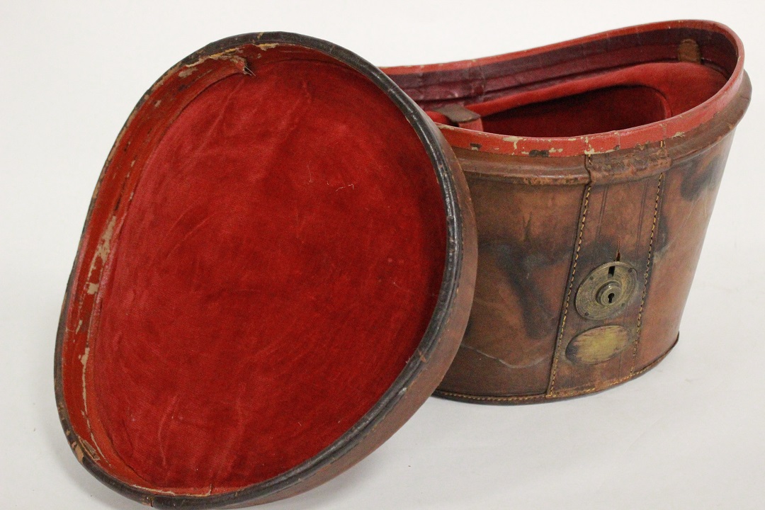 369_cappelliera_pelle_fodera_rossa_old_vintage_vecchia_cappello_3
