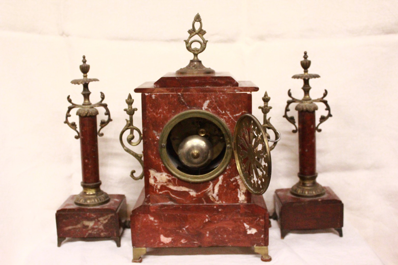 474_trittico_tris_orologio_clock_tavolo_table_candelabri_marmo_marble_bronzo_bronze_XIX_secolo_11.jpg