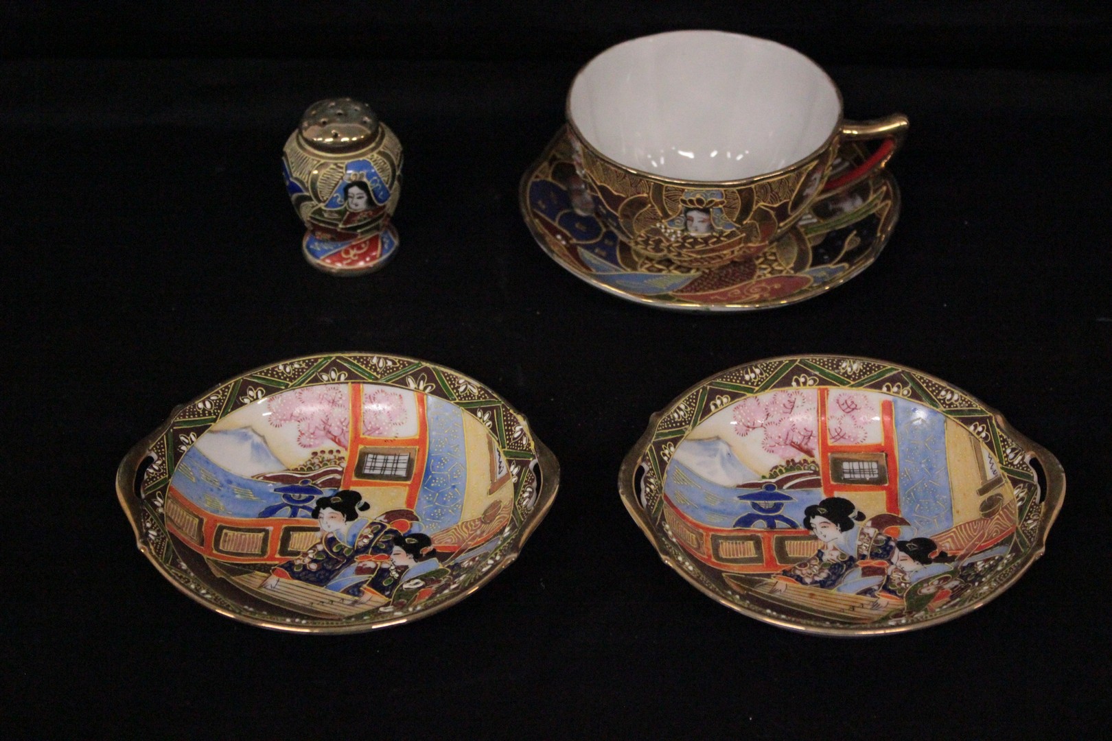 545_servizio_set_lotto_porcellane_porcelain_giapponesi_japanese_japan_2.jpg