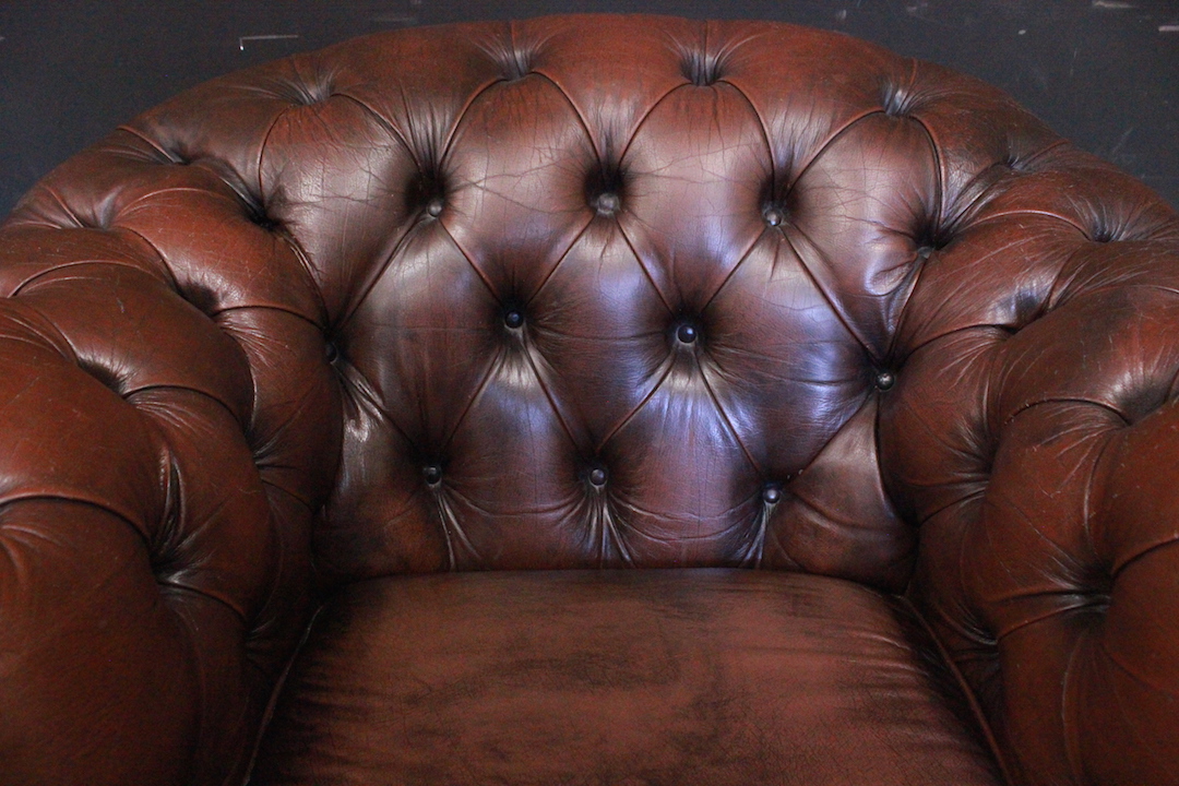 102_Chester_Chesterfield_classic_club_poltrona_armchair_marrone_brown_castano_leather_pelle_originale_original_english_inglese_UK_1