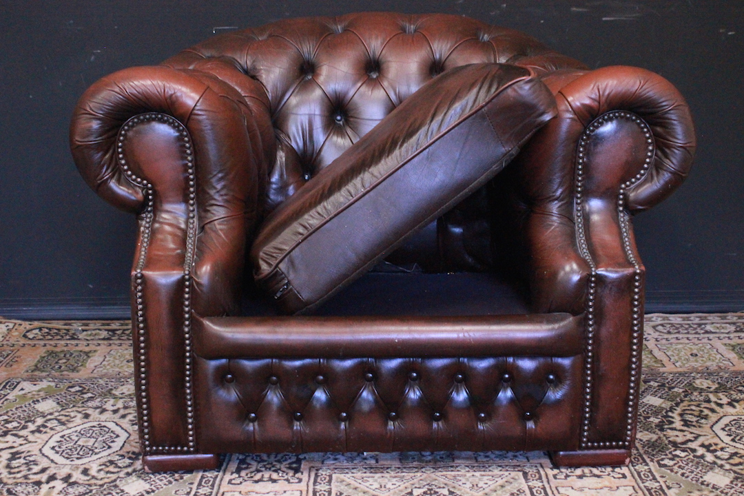 102_Chester_Chesterfield_classic_club_poltrona_armchair_marrone_brown_castano_leather_pelle_originale_original_english_inglese_UK_7