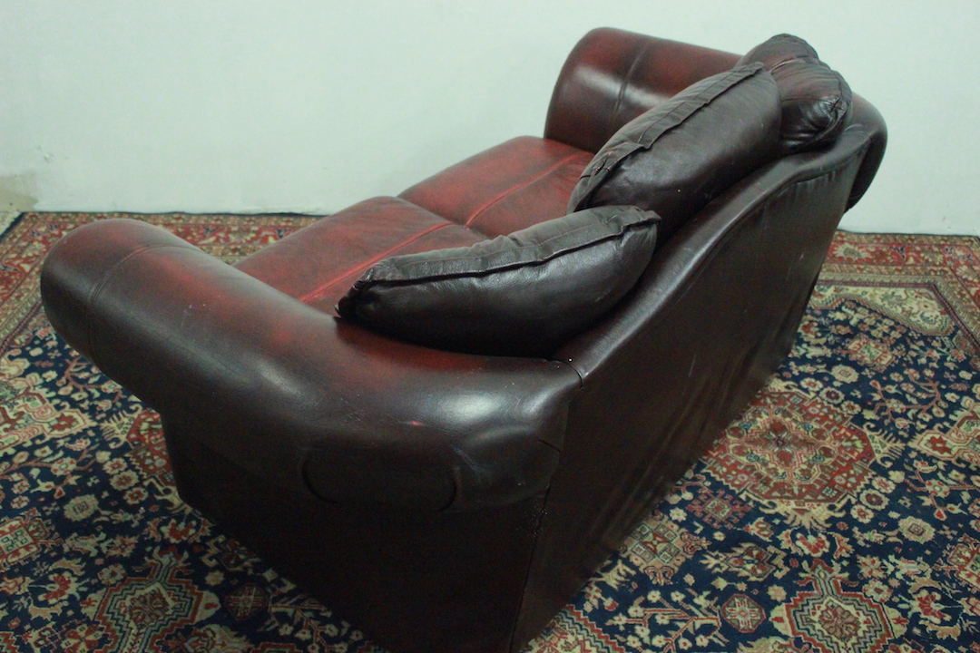 755_divano_club_sofa_chesterfield_chester_rosso_red_bordeaux_original_originale_english_inglese_leather_2_two_due_posti_pelle.9