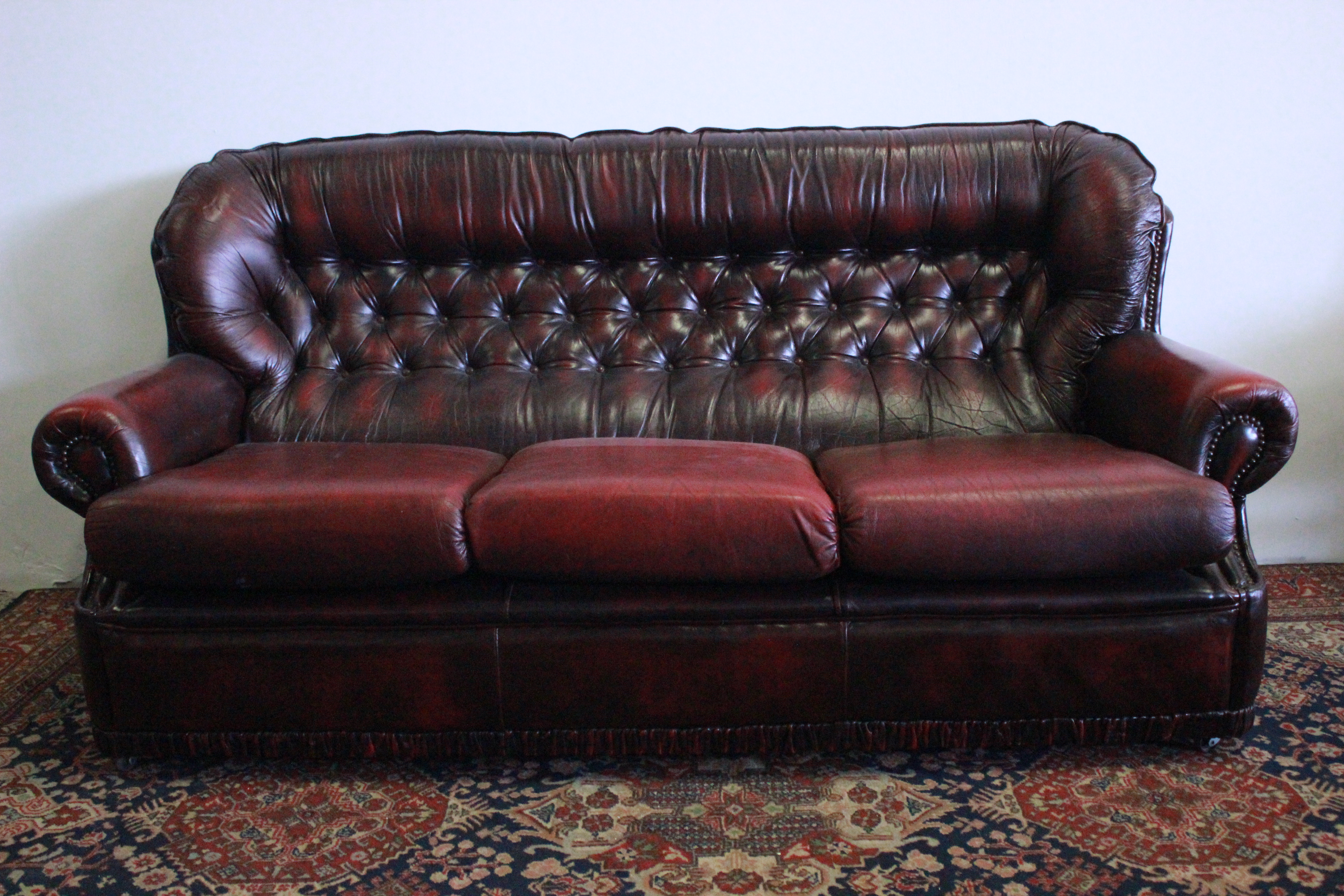 121_divano_sofa_modello_chester_chesterfield_pelle_leather_bordeaux_originale_inglese_original_english_