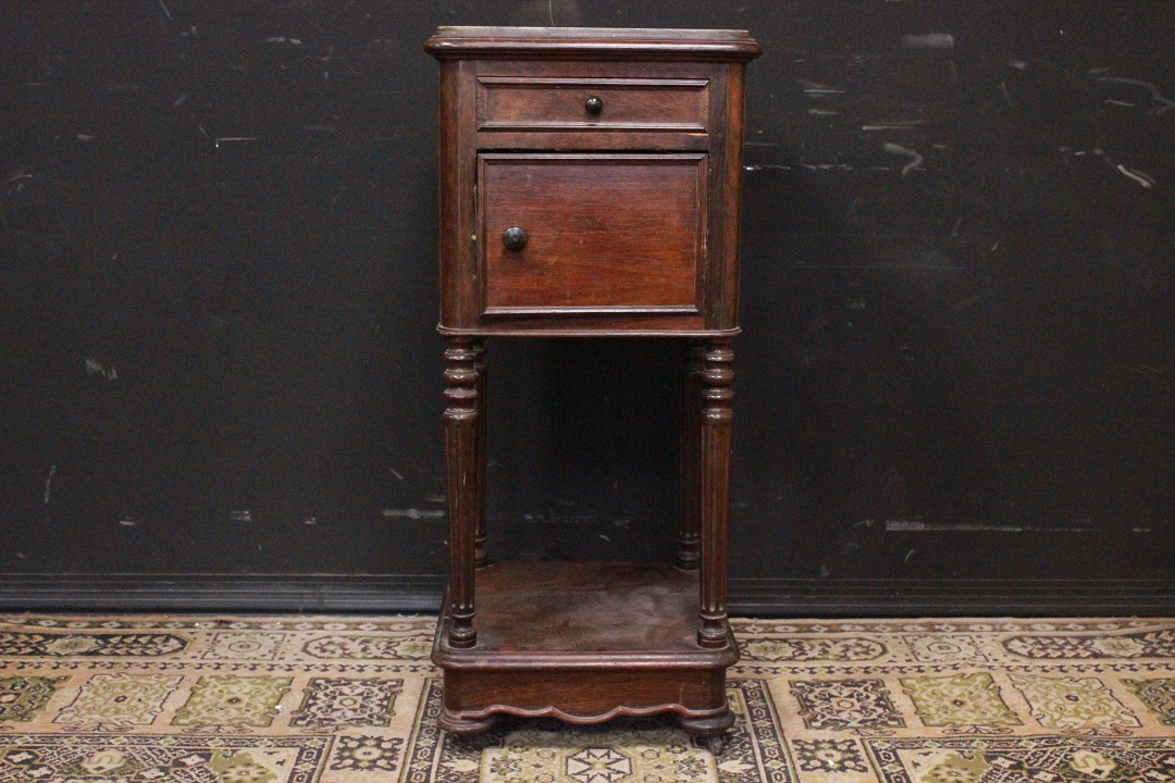 259_comodino_mobiletto_legno_marmo_porta_pitale_vaso_notte_inizio_Novecento_XX_secolo_francese_Francia_FRA_3