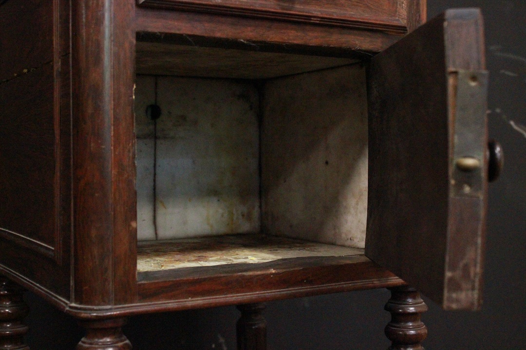 259_comodino_mobiletto_legno_marmo_porta_pitale_vaso_notte_inizio_Novecento_XX_secolo_francese_Francia_FRA_5